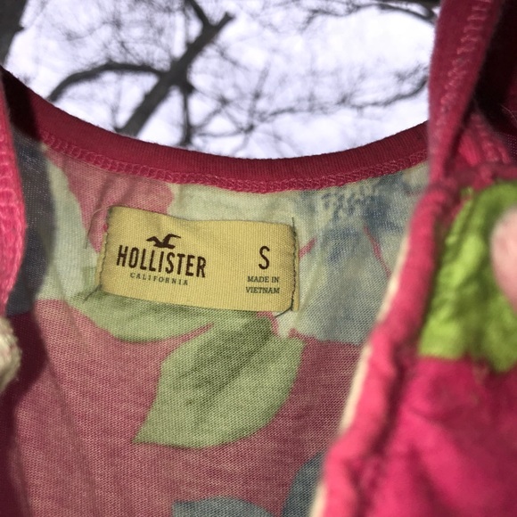 Hollister Summer Tank Size S - Picture 2 of 2